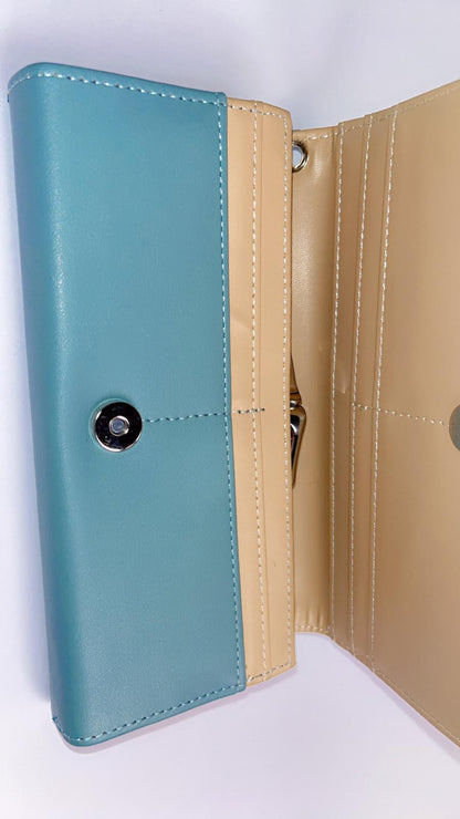 Elegant Beige Crocodile-Embossed Long Wallet for Women – Snap Closure & Spacious Interior