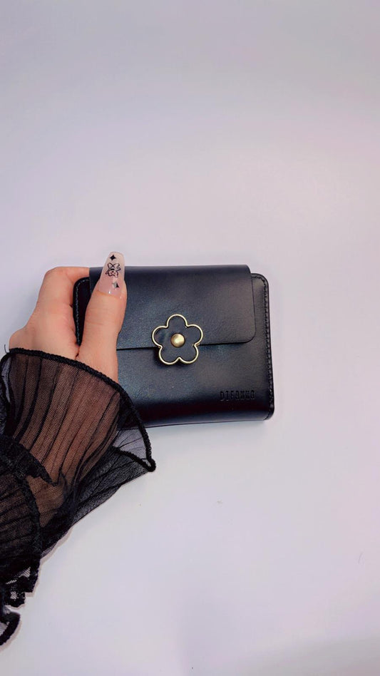Elegant Floral Snap Leather Wallet – Compact & Stylish Everyday Essential