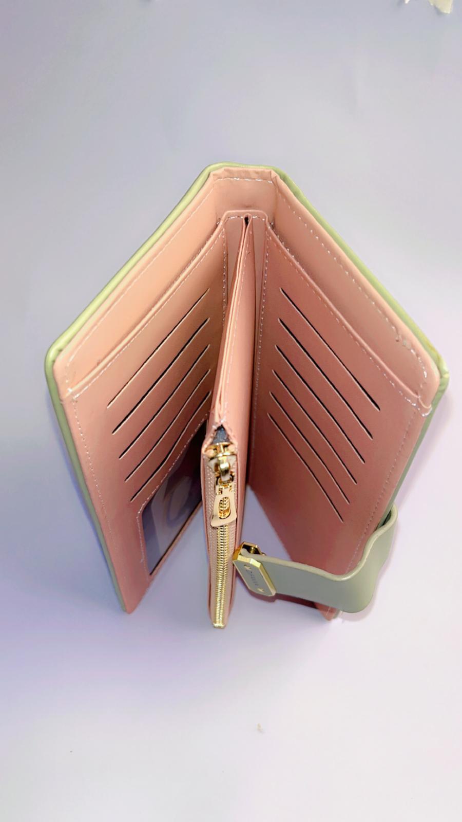 Elegant Beige Crocodile-Embossed Long Wallet for Women – Snap Closure & Spacious Interior