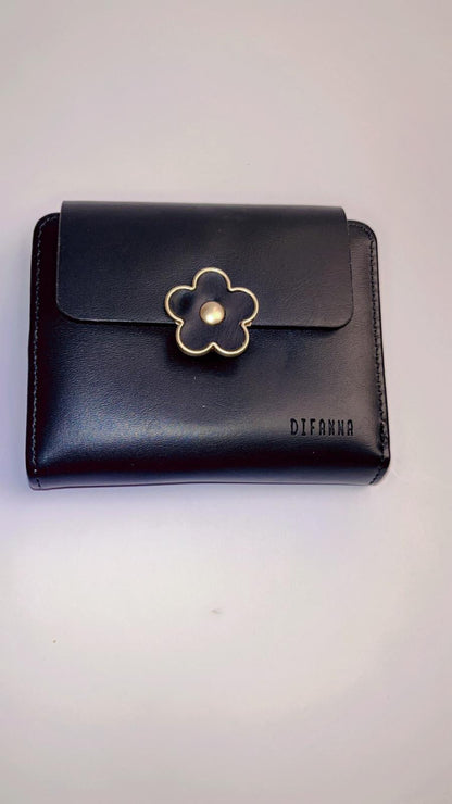Elegant Floral Snap Leather Wallet – Compact & Stylish Everyday Essential